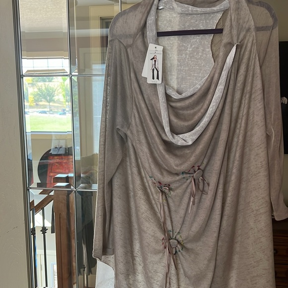 NWT taupe shrug - Picture 2 of 3